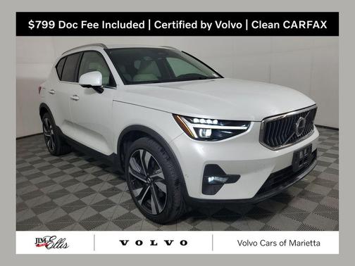 Crystal White Metallic 2024 Volvo XC40 B5 Plus Bright Theme