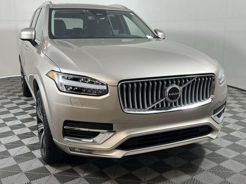 2024 Volvo XC90 B6 Plus Bright Theme 7-Seater