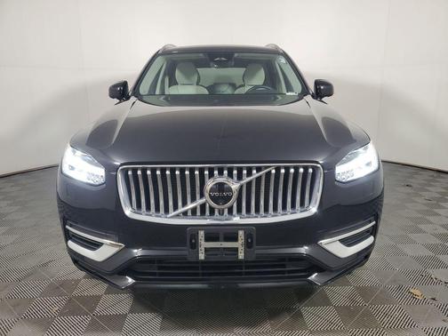 2024 Volvo XC90 Recharge Plug-In Hybrid T8 Plus Bright Theme 7-Seater