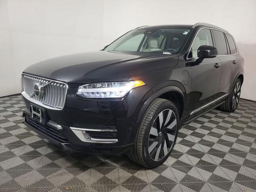 2024 Volvo XC90 Recharge Plug-In Hybrid T8 Plus Bright Theme 7-Seater