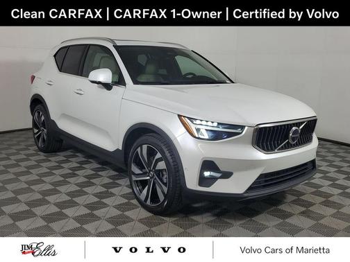 2023 Volvo XC40 B4 Plus Bright Theme