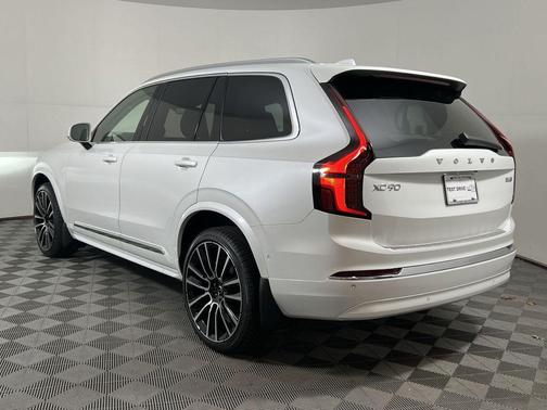 2026 Volvo XC90 B6 Ultra 6-Seater