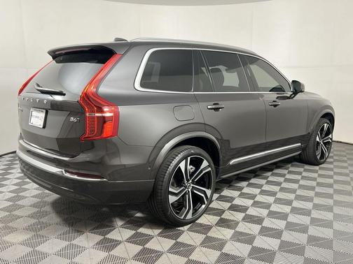 2024 Volvo XC90 B6 Ultimate Bright Theme 7-Seater