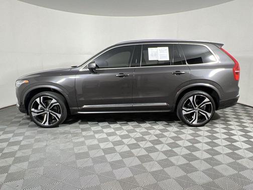 2024 Volvo XC90 B6 Ultimate Bright Theme 7-Seater