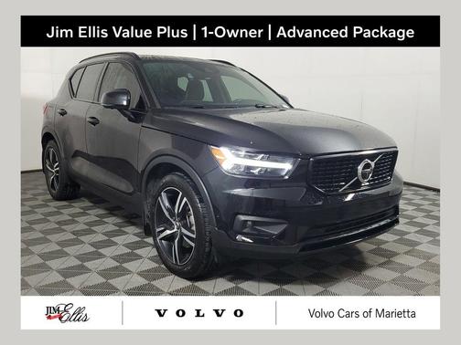 Onyx Black Metallic 2021 Volvo XC40 T5 R-Design