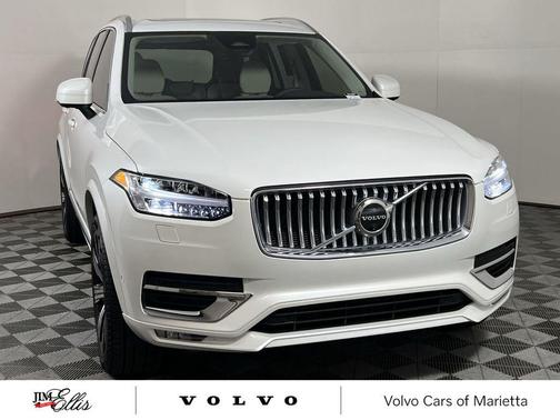 2024 Volvo XC90 B5 Plus Bright Theme
