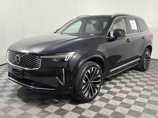 2025 Volvo XC90 B6 Plus 7-Seater