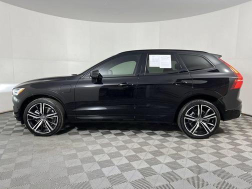 2021 Volvo XC60 Recharge Plug-In Hybrid T8 R-Design