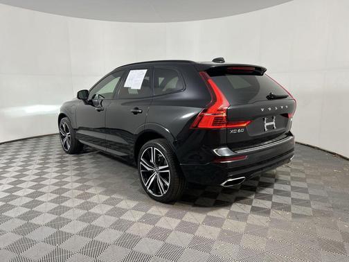 2021 Volvo XC60 Recharge Plug-In Hybrid T8 R-Design