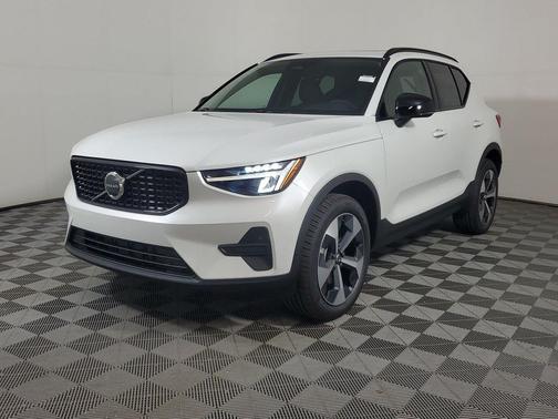 Crystal White 2026 Volvo XC40 Core, B4 FWD Gas (mild hybrid), Dark