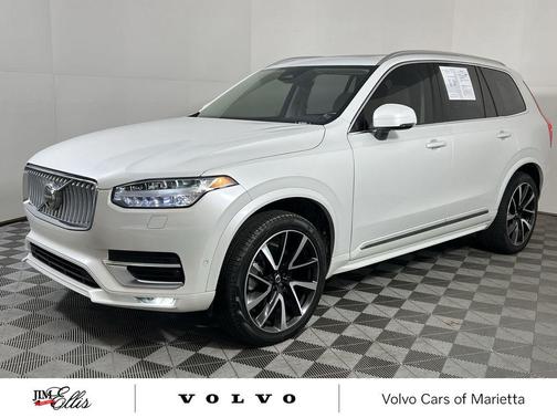 2025 Volvo XC90 B5 Plus