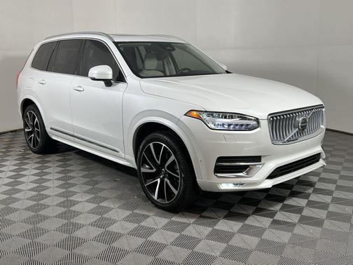2025 Volvo XC90 B5 Plus