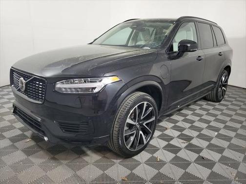 2023 Volvo XC90 Recharge Plug-In Hybrid T8 Ultimate Dark Theme 7-Seater