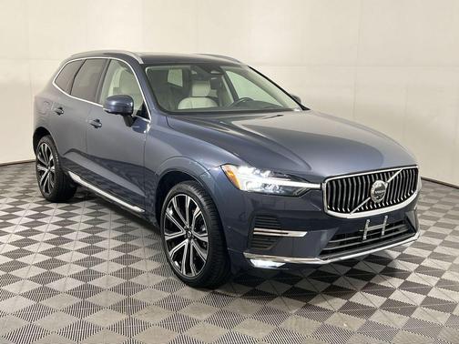 2023 Volvo XC60 B5 Ultimate Bright Theme