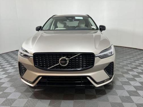 2025 Volvo XC60 Plus