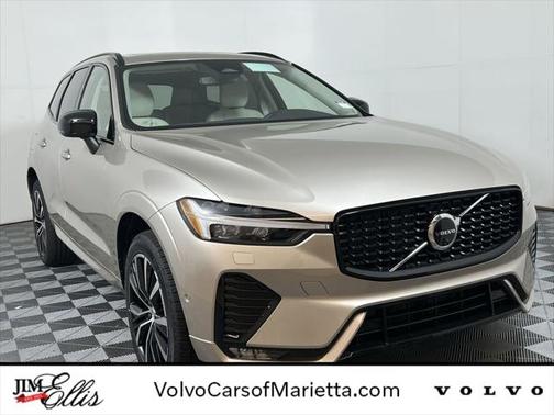 2025 Volvo XC60 Plus