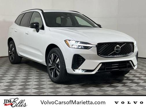 2026 Volvo XC60 B5 Plus