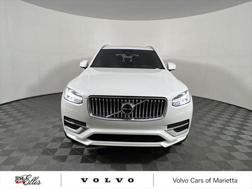 2024 Volvo XC90 B6 Plus Bright Theme 7-Seater