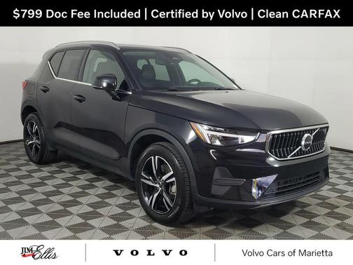 Onyx Black Metallic 2025 Volvo XC40 B5 Core Bright Theme