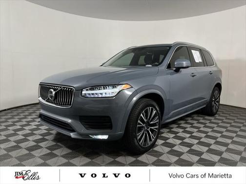 2022 Volvo XC90 T6 Momentum