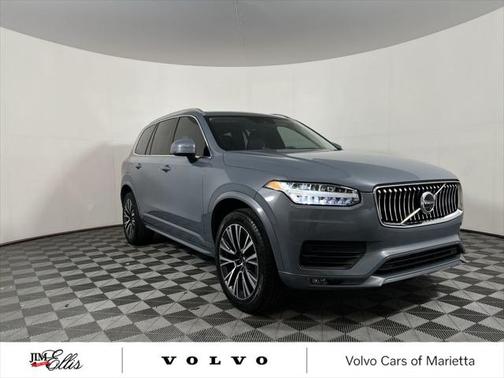2022 Volvo XC90 T6 Momentum