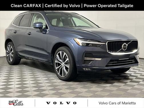 2022 Volvo XC60 B5 Momentum