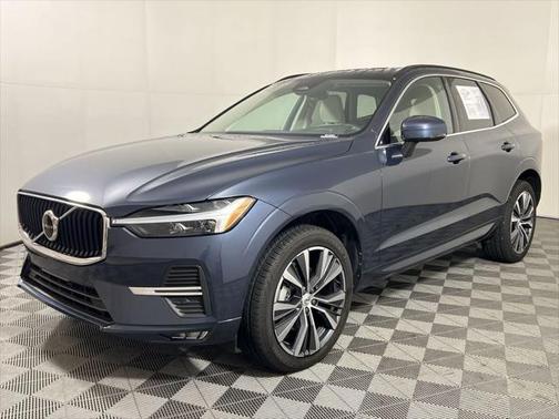2022 Volvo XC60 B5 Momentum