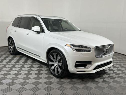 2024 Volvo XC90 Recharge Plug-In Hybrid T8 Ultimate Bright Theme 7-Seater