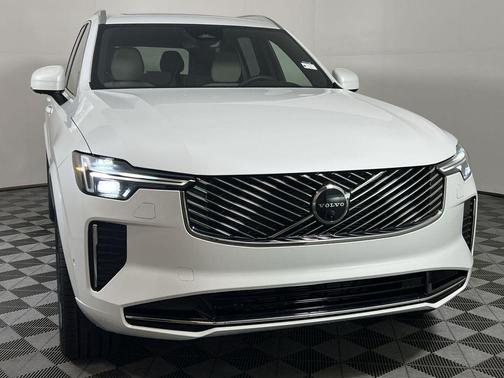2026 Volvo XC90 B6 Plus 7-Seater
