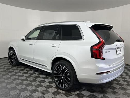 2025 Volvo XC90 Plug-In Hybrid T8 Plus 7-Seater