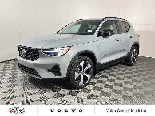 2026 Volvo XC40 B5 Core