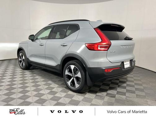 2026 Volvo XC40 B5 Core