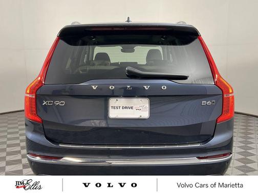 2024 Volvo XC90 B6 Plus Bright Theme 7-Seater