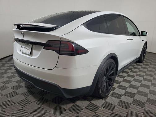 Pearl White Multi-Coat 2023 Tesla Model X Standard Range