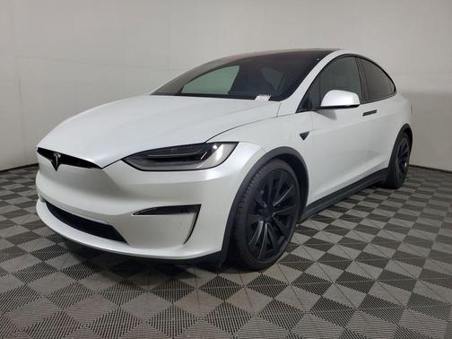 Pearl White Multi-Coat 2023 Tesla Model X Standard Range