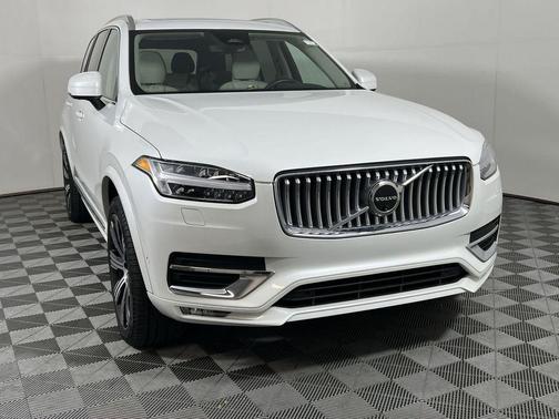 2024 Volvo XC90 B6 Plus Bright Theme 7-Seater