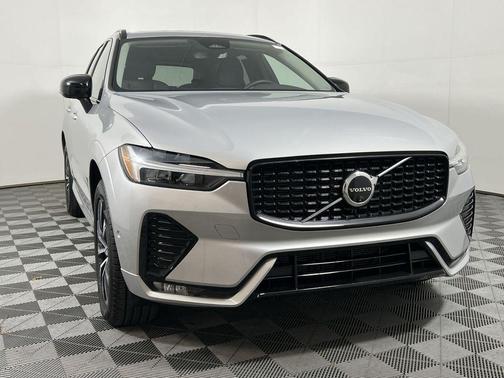 2025 Volvo XC60 Plus