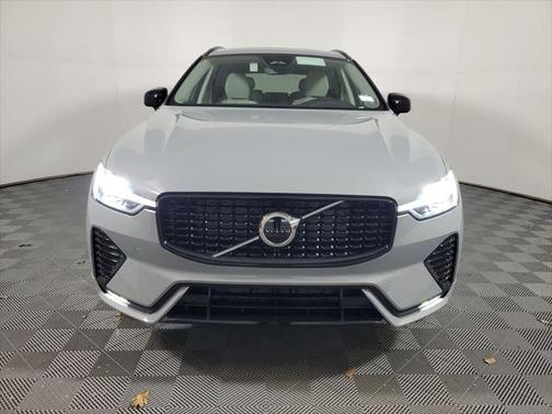 2025 Volvo XC60 B5 Core