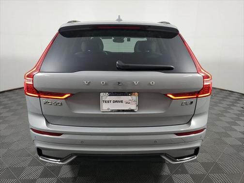 2025 Volvo XC60 B5 Core