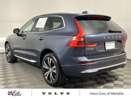 2022 Volvo XC60 B5 Inscription