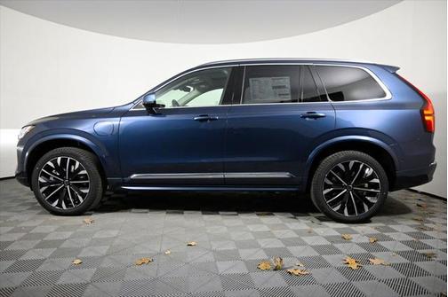 2025 Volvo XC90 Plug-In Hybrid T8 Plus 7-Seater