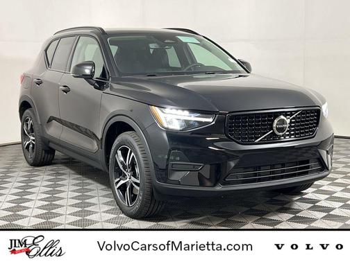 2026 Volvo XC40 B5 Core