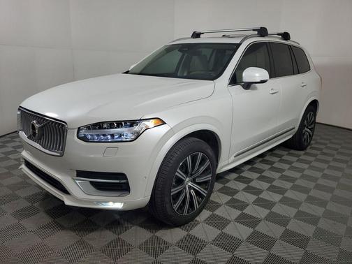 2024 Volvo XC90 B5 Plus Bright Theme