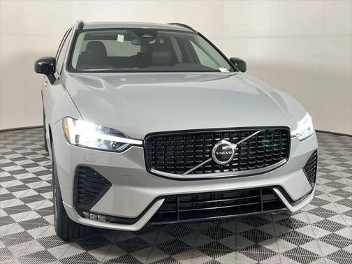 2025 Volvo XC60 B5 Core