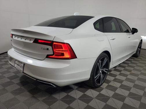 2020 Volvo S90 T6 R-Design