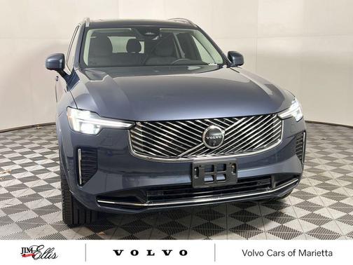 2025 Volvo XC90 B5 Plus 7-Seater