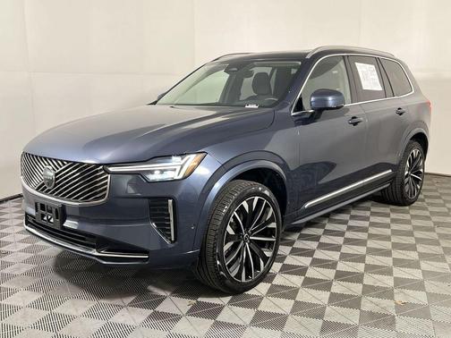 2025 Volvo XC90 B5 Plus 7-Seater