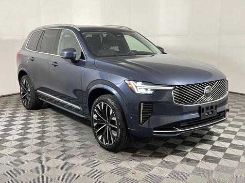 2025 Volvo XC90 B5 Plus 7-Seater