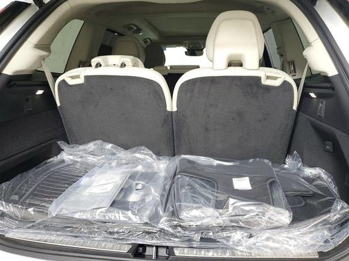 Crystal White Pearl 2026 Volvo XC90 Ultra Dark Theme, B6 AWD Gas (mild hybrid), Gasoline, 7 Seats