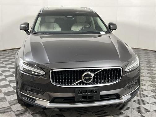 2024 Volvo V90 Cross Country B6 Ultimate